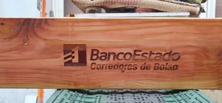 Letrero grabado de BancoEstado Corredores de Bolsa