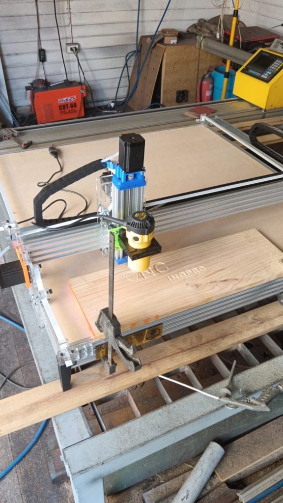 CNC Router en funcionamiento